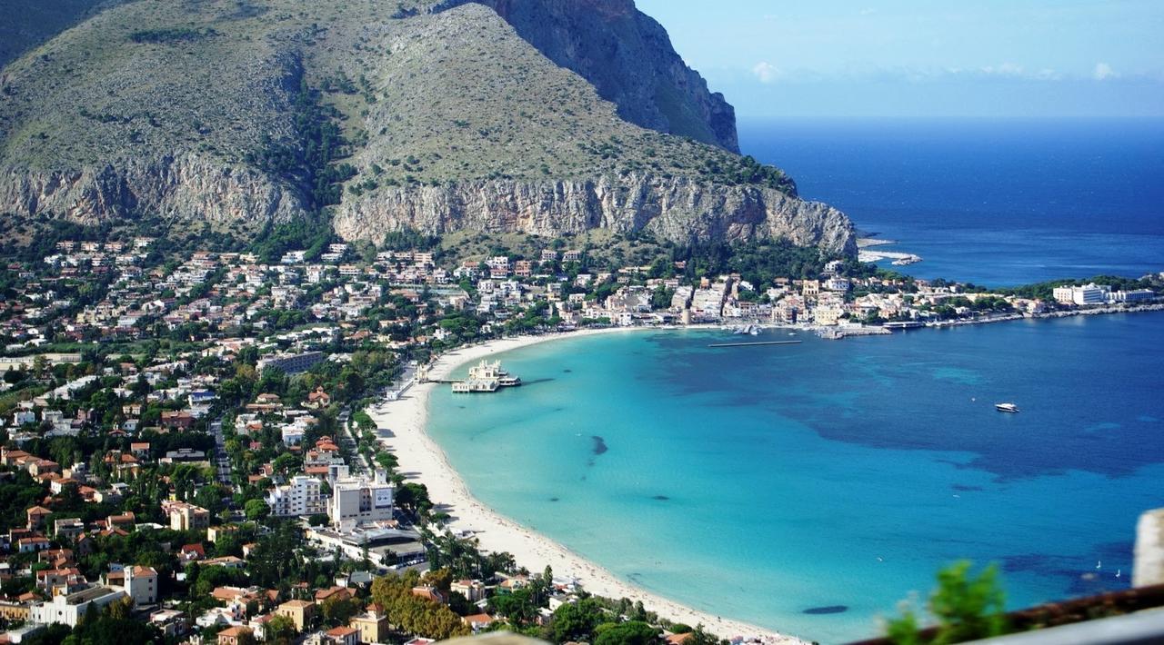 Mondello Suites Feels Like Home Exterior foto